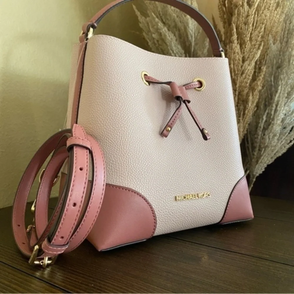 New Michael Kors medium Mercer drawstring bucket satchel messenger bag